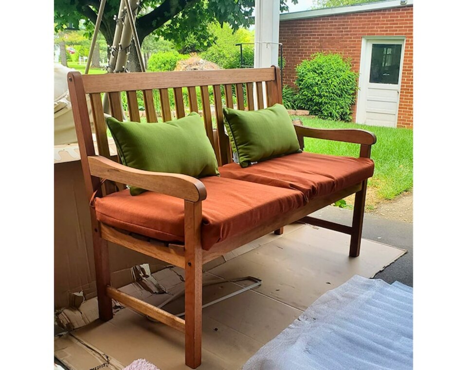 4-Feet Patio Wood Bench Garden Outdoor Bench with Eucalyptus Wood